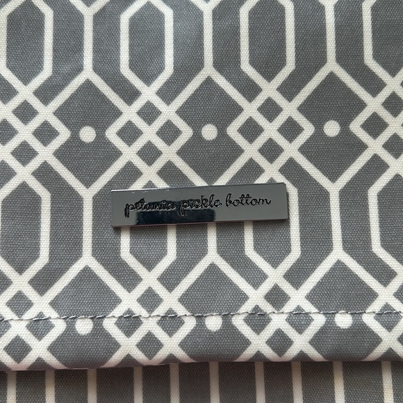 Jual Petunia Pickle Bottom Diaper Bag Boxy Backpack - Picture 3 of 8